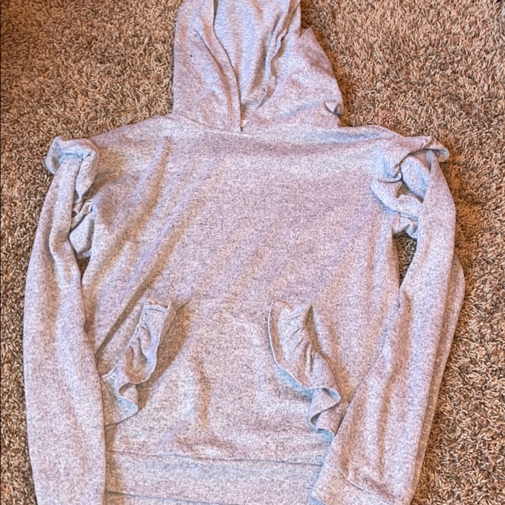 Long sleeve grey ruffled shirt